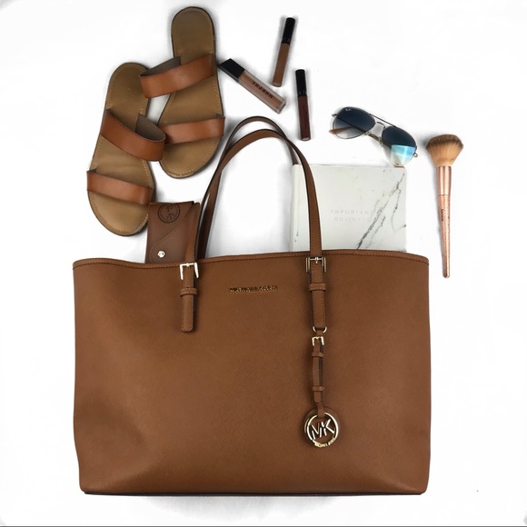 ‼️SOLD‼️Michael Kors Tote - Picture 2 of 8